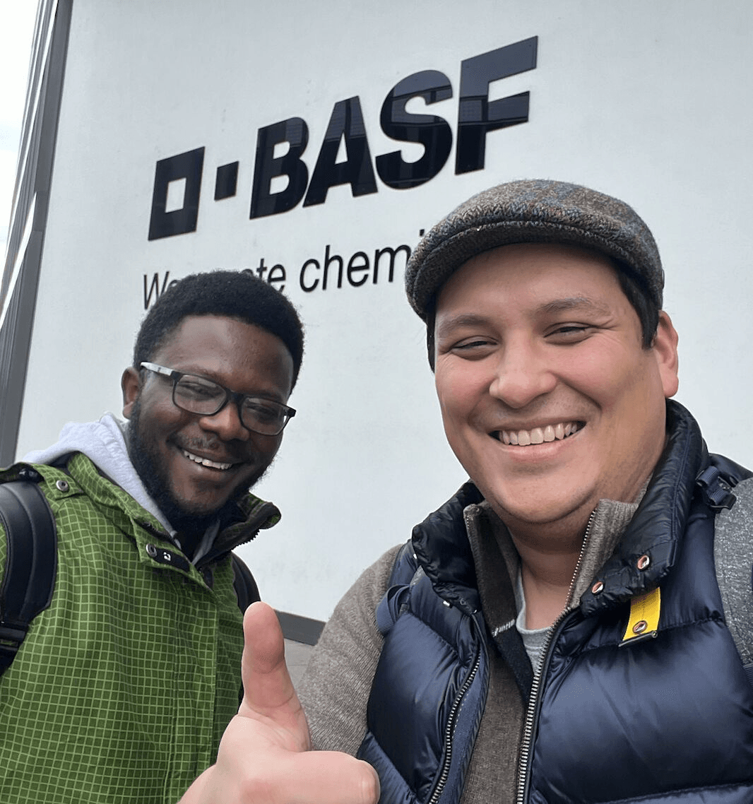 DBI Team im Austausch beim Kunden vor Ort