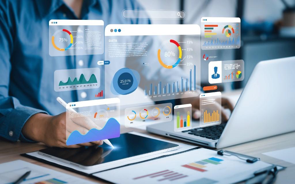 Interaktive BI-Dashboards auf Tablet und Laptop — Tableau zu Power BI Migration mit modernem Multi-Device-Reporting